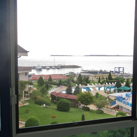 Holiday Apartment In Riviera Complex Светий Влас Екстер'єр фото