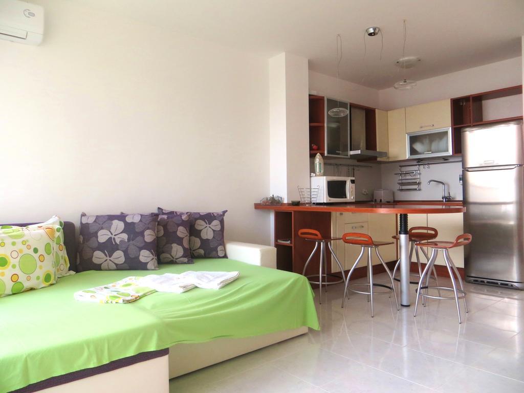 Holiday Apartment In Riviera Complex Светий Влас Номер фото