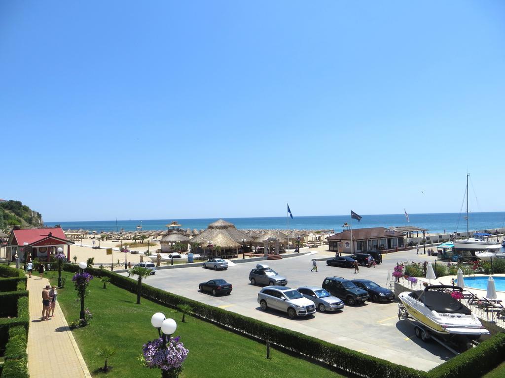 Holiday Apartment In Riviera Complex Светий Влас Номер фото