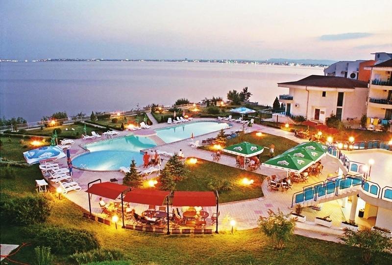 Holiday Apartment In Riviera Complex Светий Влас Екстер'єр фото