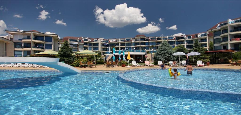 Holiday Apartment In Riviera Complex Светий Влас Екстер'єр фото